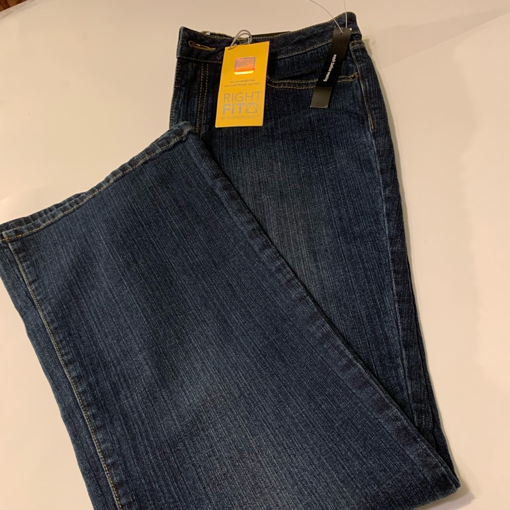 Ladies Jeans. - Picture 2 of 4